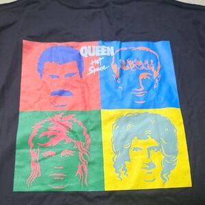 Que Black Short Sleeve Tee Bold Design